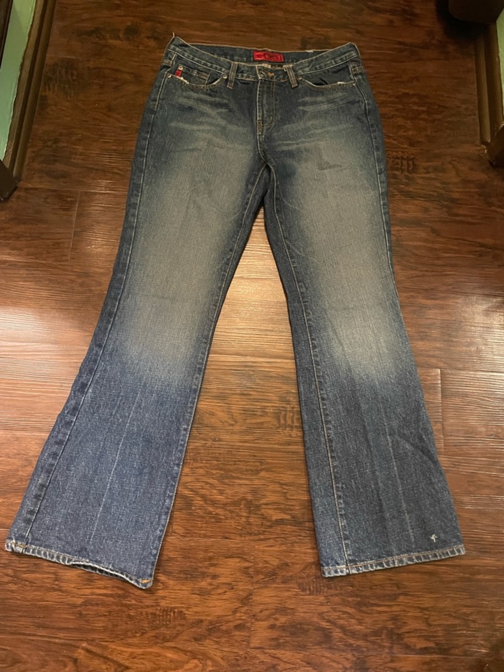 Arizona Dark Wash Bootcut Jeans with Subtle Fading Size 9